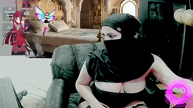 Snapshot of SultanaLayla chatting on 10.02.25 SultanaLayla online show from 10.02.25