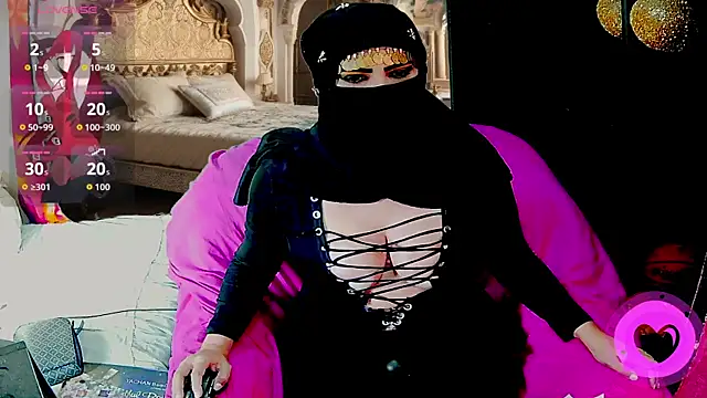 Snapshot of SultanaLayla chatting on 11.01.25 SultanaLayla online show from 11.01.25