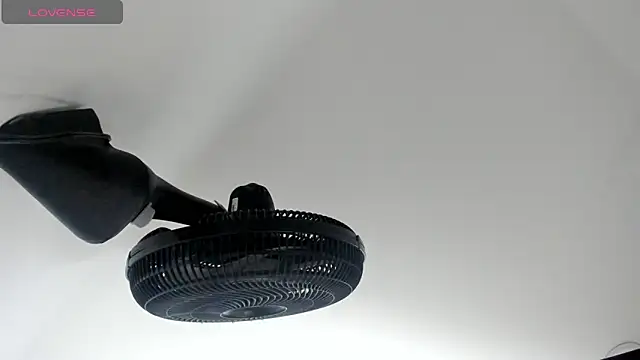 Snapshot of sweet__vanessa1 chatting on 09.16.25 sweet vanessa1 online show from 09.16.25