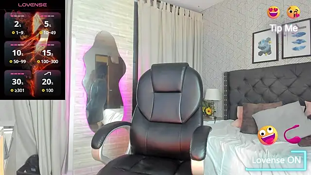 Snapshot of sweet__vanessa1 chatting on 09.23.25 sweet vanessa1 online show from 09.23.25