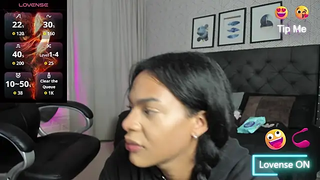 Snapshot of sweet__vanessa1 chatting on 10.23.25 sweet vanessa1 online show from 10.23.25