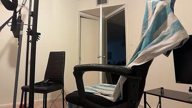 Snapshot of Piercedmuscle80 chatting on 02.06.26 Piercedmuscle80 online show from 02.06.26