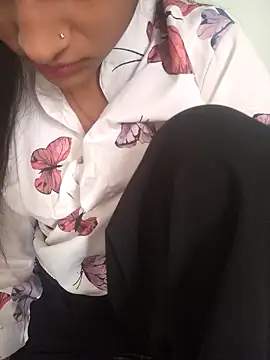 Snapshot of Neha_Tyagi chatting on 10.21.25 Neha Tyagi online show from 10.21.25