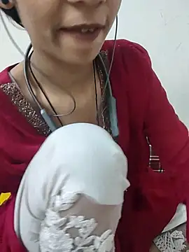 Snapshot of Anjana_Lovely chatting on 10.18.25 Anjana Lovely online show from 10.18.25