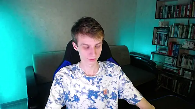 Snapshot of yes_cute_boy_ chatting on 02.14.26 yes cute boy online show from 02.14.26