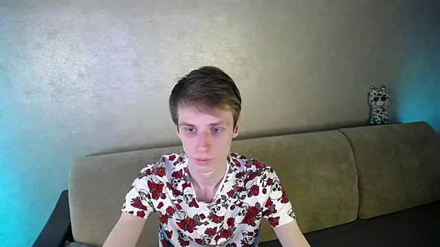 Snapshot of yes_cute_boy_ chatting on 03.10.26 yes cute boy online show from 03.10.26