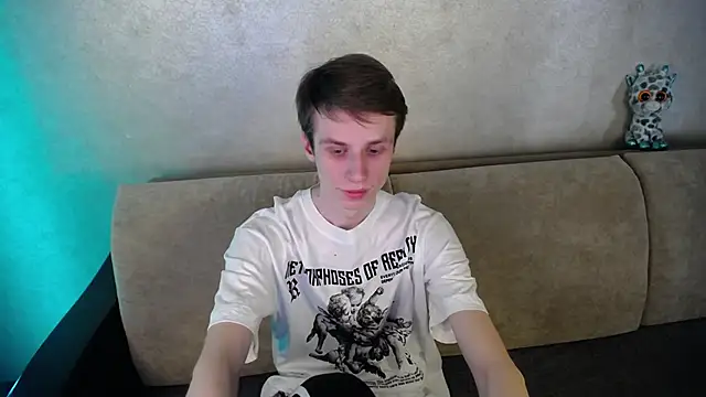 Snapshot of yes_cute_boy_ chatting on 03.18.26 yes cute boy online show from 03.18.26