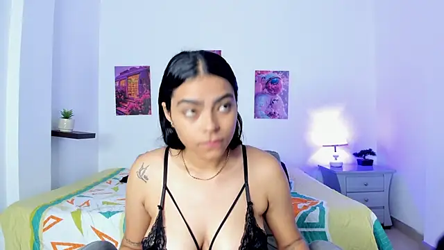 Snapshot of shizuka_84 chatting on 10.09.25 shizuka 84 online show from 10.09.25