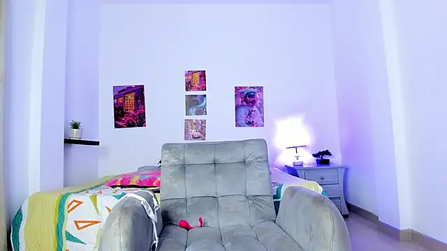 Snapshot of shizuka_84 chatting on 10.15.25 shizuka 84 online show from 10.15.25