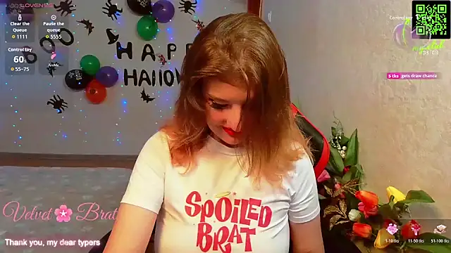 Snapshot of QueenInSilence chatting on 10.19.25 QueenInSilence online show from 10.19.25