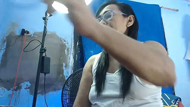 Snapshot of maggi_hotsson chatting on 10.11.25 maggi hotsson online show from 10.11.25