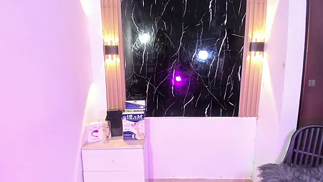 Snapshot of Wyatt_Rose chatting on 10.31.25 Wyatt Rose online show from 10.31.25