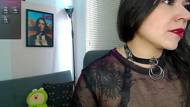 Snapshot of SujannaVarma_ chatting on 10.06.25 SujannaVarma online show from 10.06.25