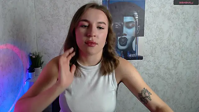 Snapshot of JuliaTopp_ chatting on 10.05.25 JuliaTopp online show from 10.05.25