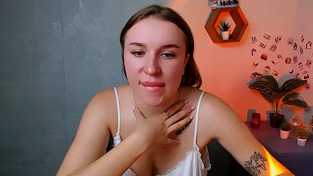 Snapshot of JuliaTopp_ chatting on 10.10.25 JuliaTopp online show from 10.10.25