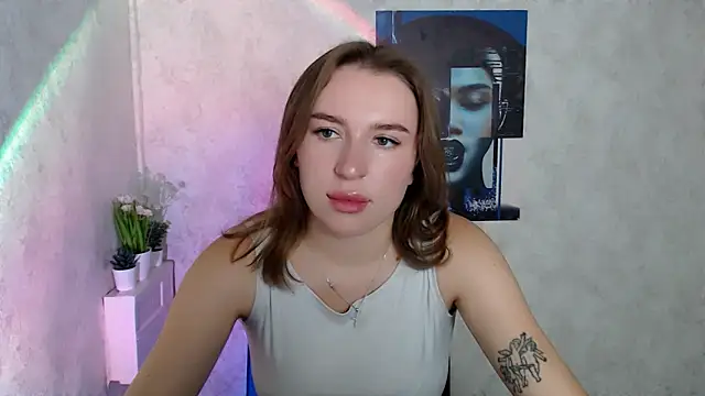 Snapshot of JuliaTopp_ chatting on 10.16.25 JuliaTopp online show from 10.16.25