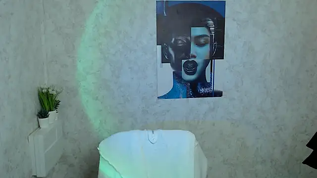 Snapshot of JuliaTopp_ chatting on 11.06.25 JuliaTopp online show from 11.06.25