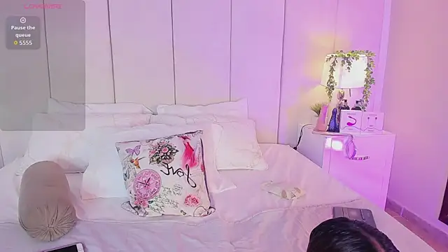 Snapshot of mia_rousse25 chatting on 10.29.25 mia rousse25 online show from 10.29.25