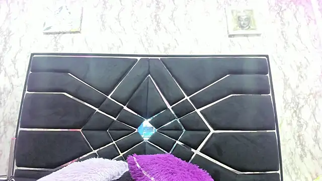 Snapshot of LITTLESUSSYY_ chatting on 09.23.25 LITTLESUSSYY online show from 09.23.25