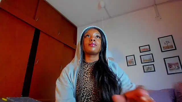 Coco joness online show from 11.12.25