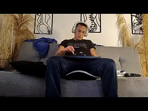 Masterblue hot online show from 02.12.26