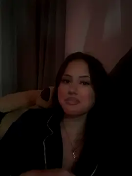 Snapshot of laylabliss chatting on 09.08.25 laylabliss online show from 09.08.25