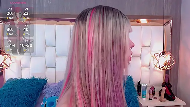 Foxxy Doll online show from 01.13.26