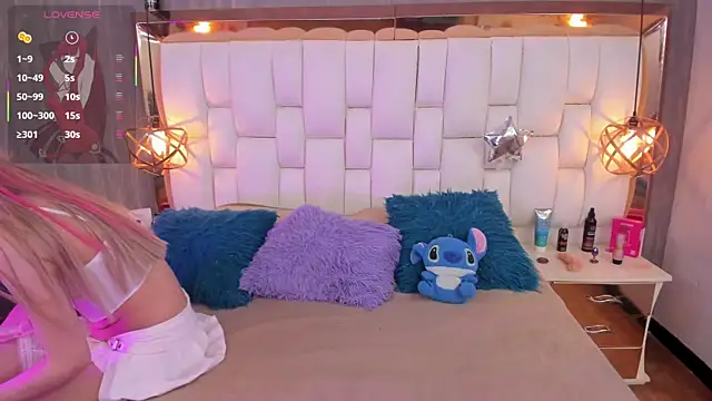 Foxxy Doll online show from 03.30.26