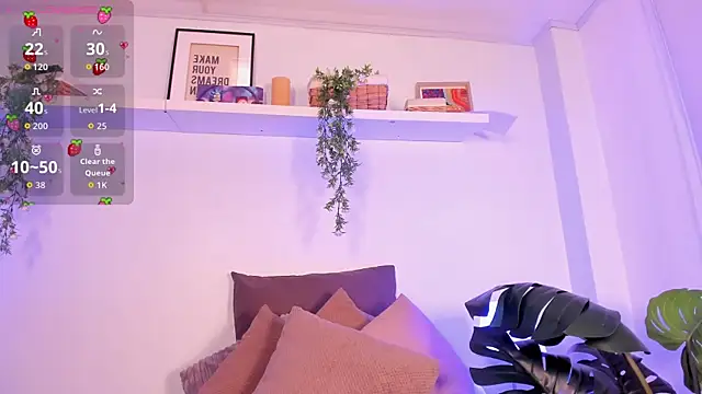 Snapshot of Vampgyal chatting on 10.02.25 Vampgyal online show from 10.02.25