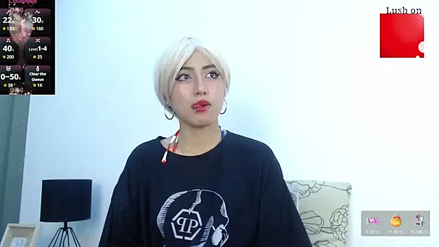 Snapshot of Vampgyal chatting on 10.09.25 Vampgyal online show from 10.09.25