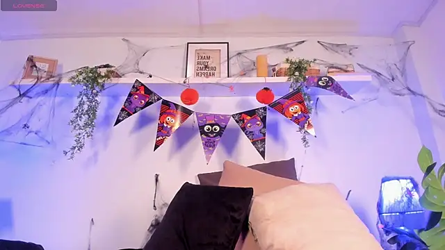 Snapshot of Vampgyal chatting on 11.03.25 Vampgyal online show from 11.03.25