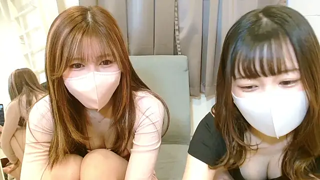 Snapshot of suzu_1111 chatting on 12.15.25 suzu 1111 online show from 12.15.25