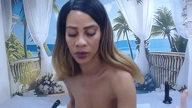 Snapshot of GlowGoddessxx chatting on 04.23.26 GlowGoddessxx online show from 04.23.26