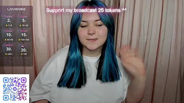 Snapshot of Alisa_Monroe chatting on 10.02.25 Alisa Monroe online show from 10.02.25