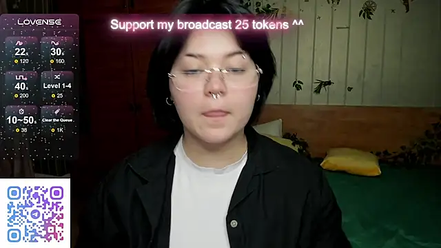 Snapshot of Alisa_Monroe chatting on 10.14.25 Alisa Monroe online show from 10.14.25