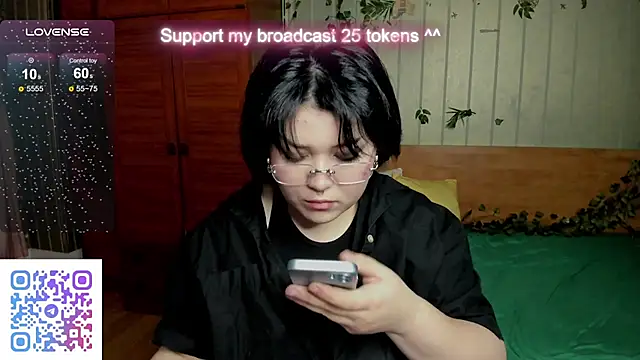 Snapshot of Alisa_Monroe chatting on 10.16.25 Alisa Monroe online show from 10.16.25