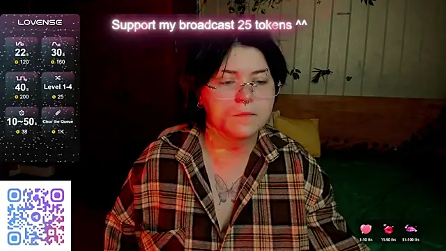 Snapshot of Alisa_Monroe chatting on 10.18.25 Alisa Monroe online show from 10.18.25