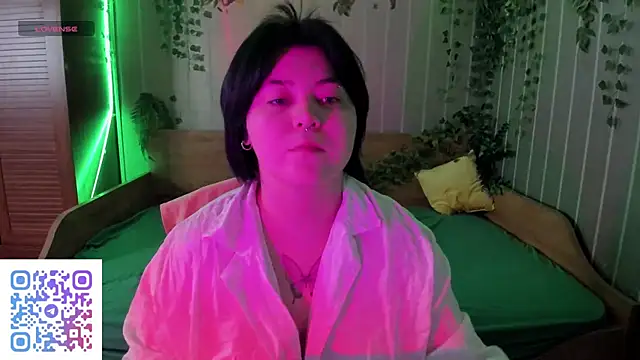 Snapshot of Alisa_Monroe chatting on 10.22.25 Alisa Monroe online show from 10.22.25