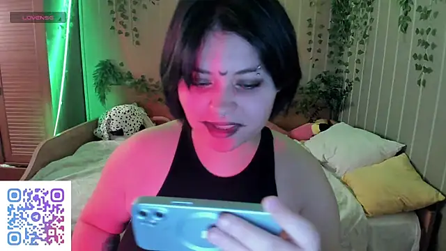 Snapshot of Alisa_Monroe chatting on 10.28.25 Alisa Monroe online show from 10.28.25