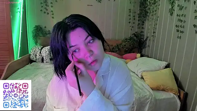 Snapshot of Alisa_Monroe chatting on 10.29.25 Alisa Monroe online show from 10.29.25