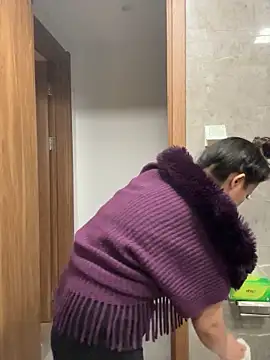 anna yngs online show from 10.02.25