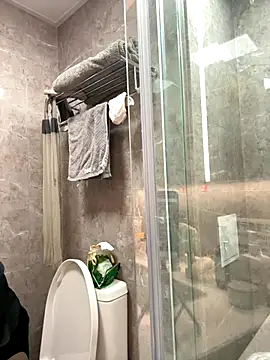 anna yngs online show from 10.08.25