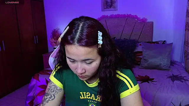 Leakitten online show from 09.11.25