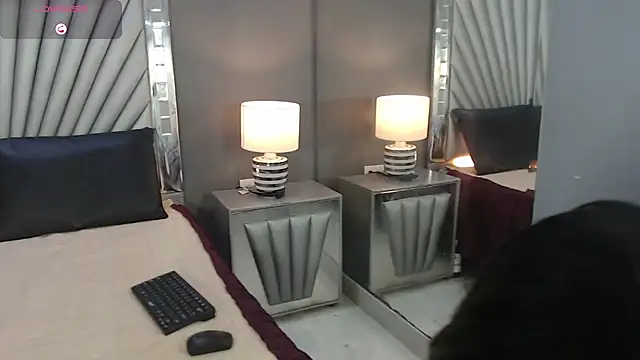 Snapshot of Bela_Jones chatting on 10.03.25 Bela Jones online show from 10.03.25