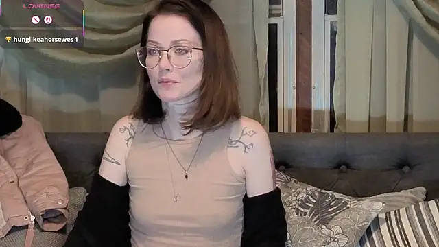 Snapshot of kohlbird chatting on 11.12.25 kohlbird online show from 11.12.25