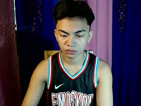 Snapshot of urguy_marco chatting on 09.29.25 urguy marco online show from 09.29.25