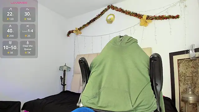 Snapshot of blue_wxw chatting on 10.10.25 blue wxw online show from 10.10.25