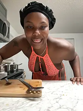 Snapshot of Bleuk chatting on 10.17.25 Bleuk online show from 10.17.25