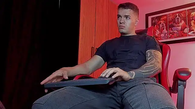 Snapshot of ALPHA_DOMINUS_ chatting on 01.18.26 ALPHA DOMINUS online show from 01.18.26