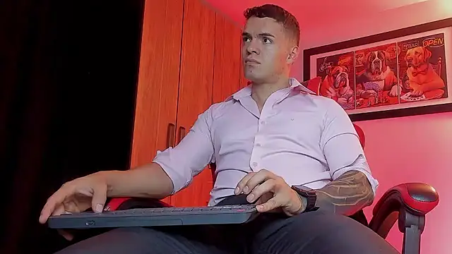 Snapshot of ALPHA_DOMINUS_ chatting on 01.19.26 ALPHA DOMINUS online show from 01.19.26